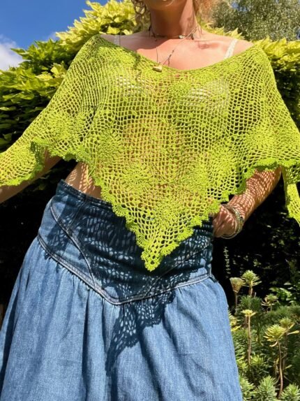 Clover Poncho crochet pattern - detail view