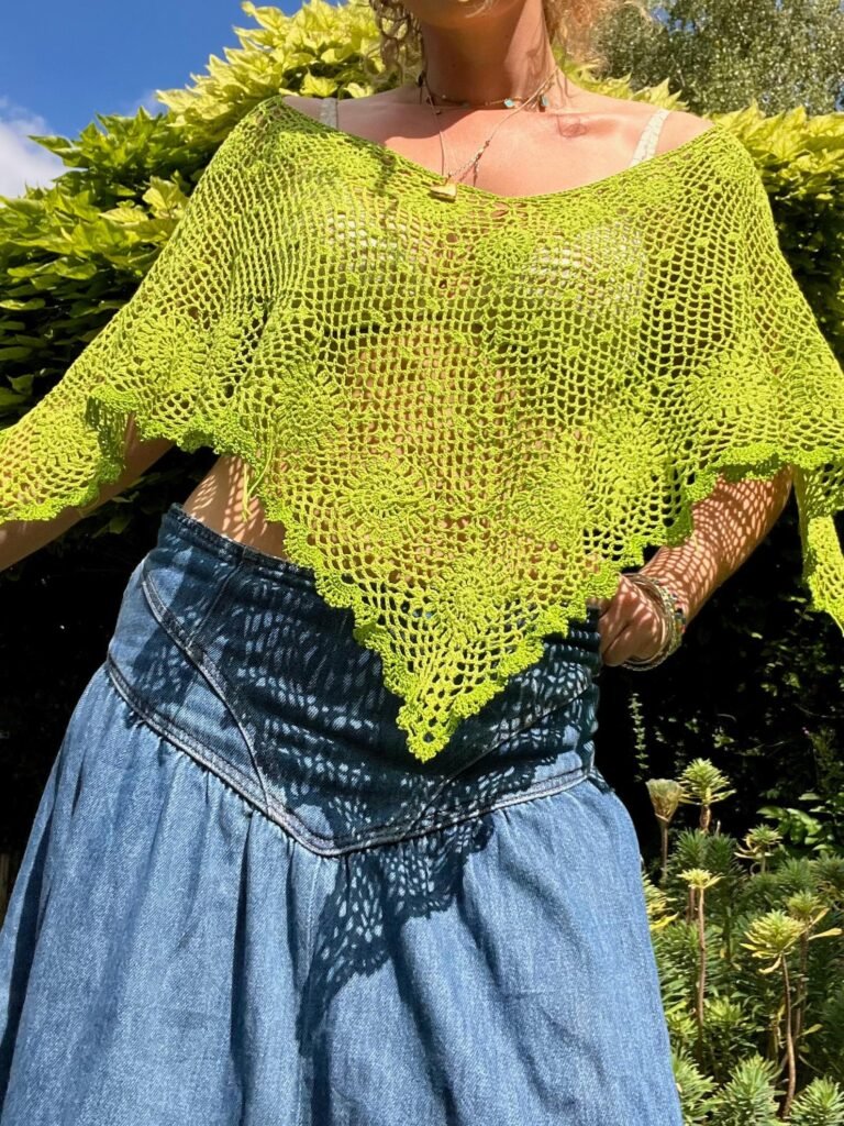 Clover Poncho crochet pattern - detail view